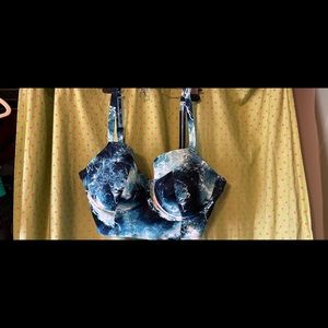 Torrid swim top D/DD size 2